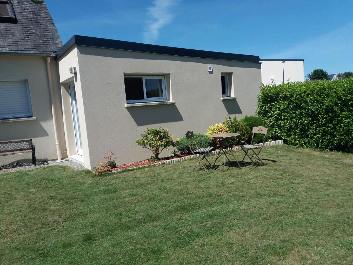 Escale Chez Sylvie Et Regis Bed & Breakfast Mellac Exterior foto